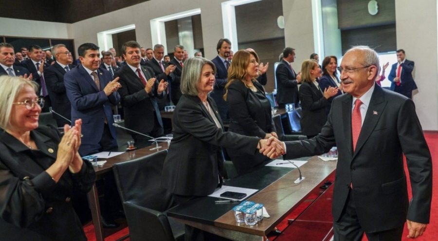 Kılıçdaroğlu, yeni milletvekilleri ile buluştu