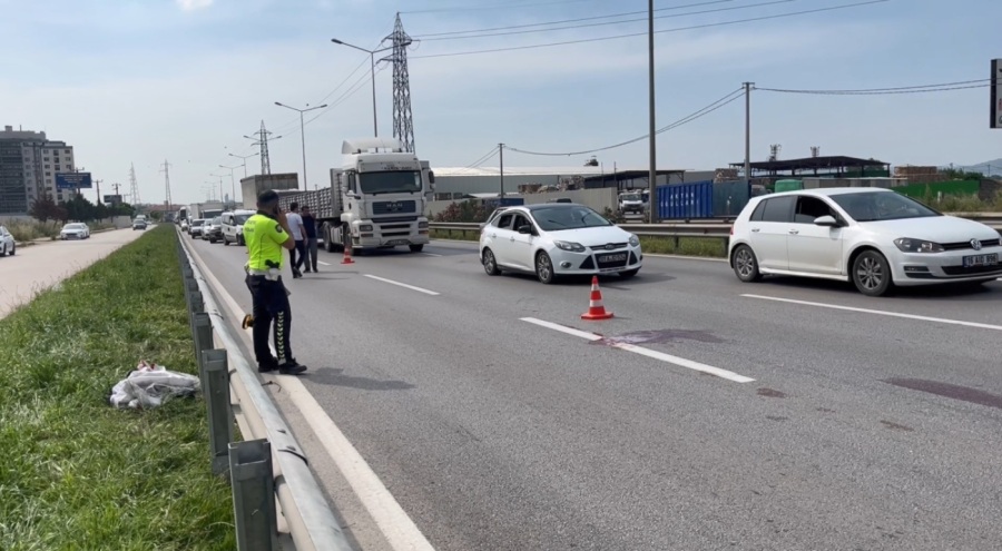 Bursa'da otomobilin karşıya geçmeye çalışırken çarptığı yaya, ağır yaralandı!