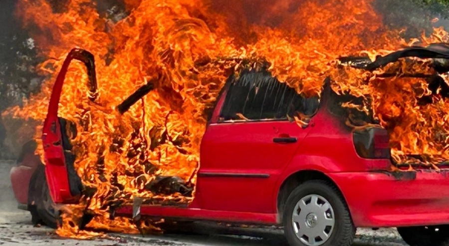 Seyir halindeyken alev aldı