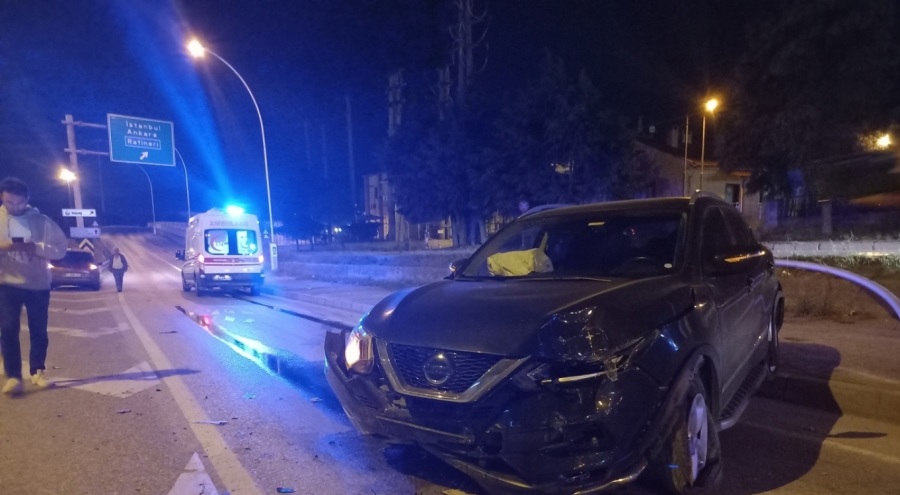 Kocaeli'de iki otomobil çarpıştı: 4 yaralı