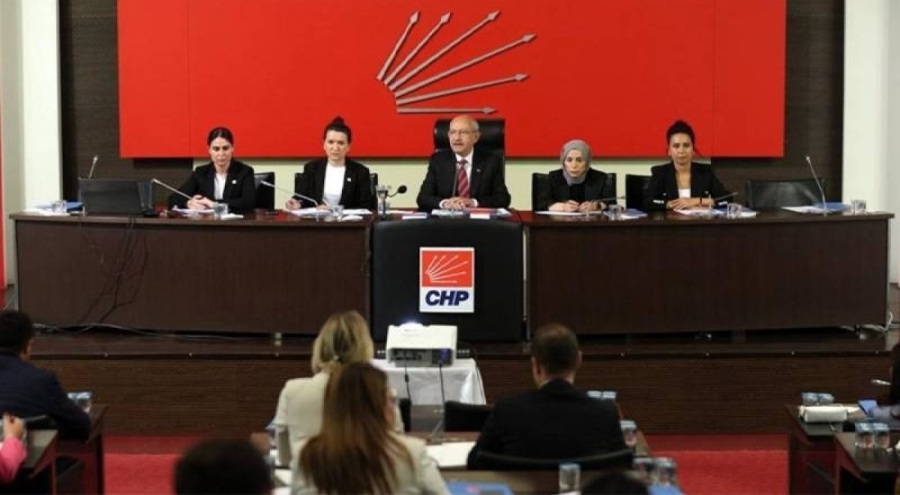 CHP'de beş saatlik Parti Meclisi toplantısından kurultay kararı çıktı