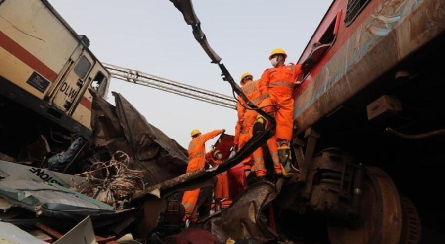 Hindistan'daki tren kazası felaketinde 260 kişi hayatını kaybetti!