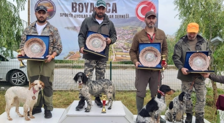 Bursa'da avcı köpekler yeteneklerini sergiledi
