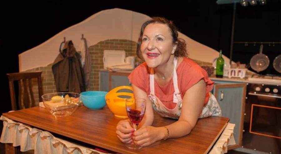 Schengen vizesinde kriz devam ediyor! Sumru Yavrucuk, tek başına sahneye çıktı