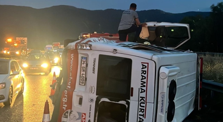 İzmir-Aydın Otoyolu'nda zincirleme kaza: 6 yaralı