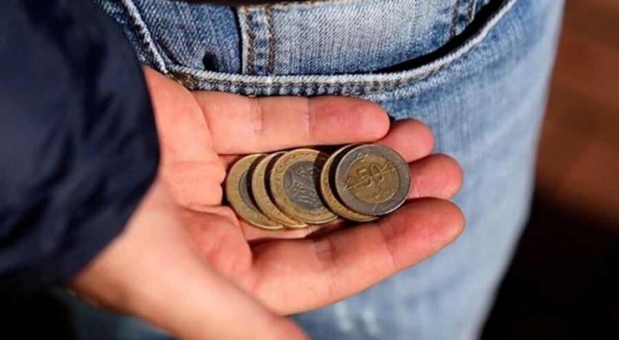 Para üstü verir gibi yapıp küçük esnafı dolandıran sanığa hapis!