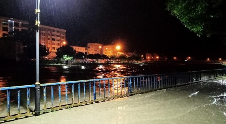 Samsun'da sağanak taşkınlara neden oldu