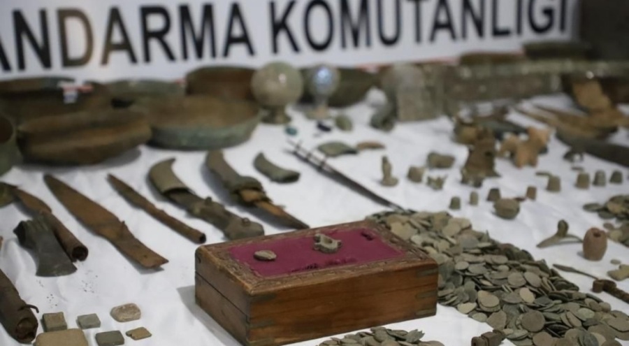 Mardin'de evin her yerinden tarihi eser çıktı: Roma, Bizans, Osmanlı...