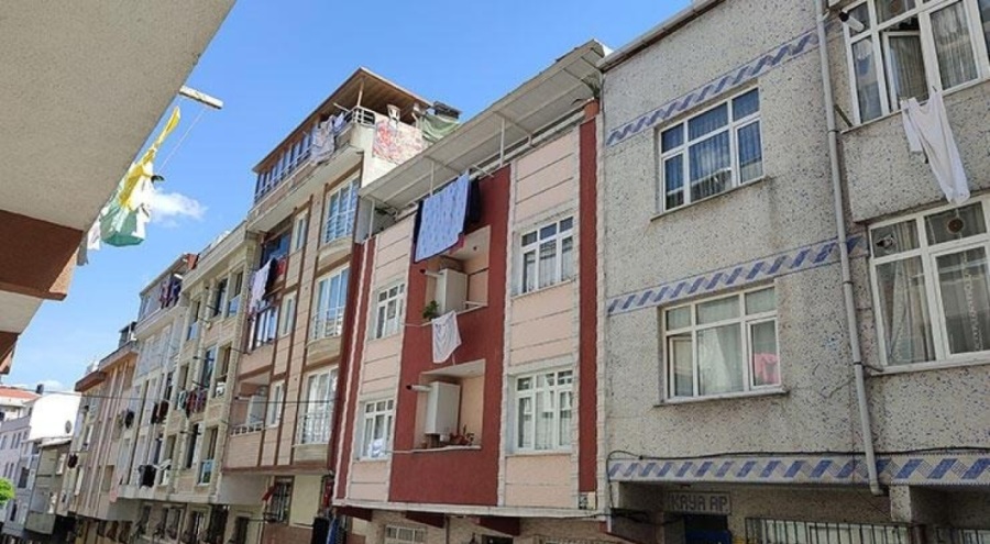İstanbul'da 3. kattan düştü; yaşamını yitirdi