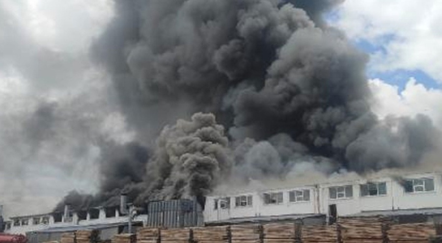 Ankara'da mobilya fabrikasında yangın çıktı