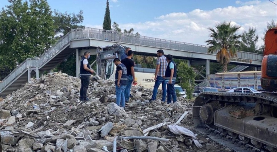 Depremin 122. gününde enkazdan ceset çıktı