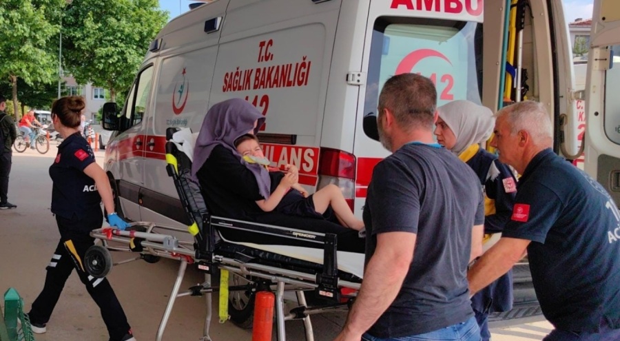 Bursa'da 3 yaşındaki çocuk 3. kattan düştü