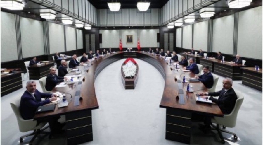 Yeni kabinenin toplantısı 4 saat 10 dakika sürdü