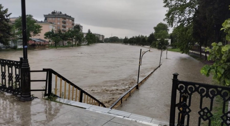 Samsun'da 3 ilçede eğitime sel tatili
