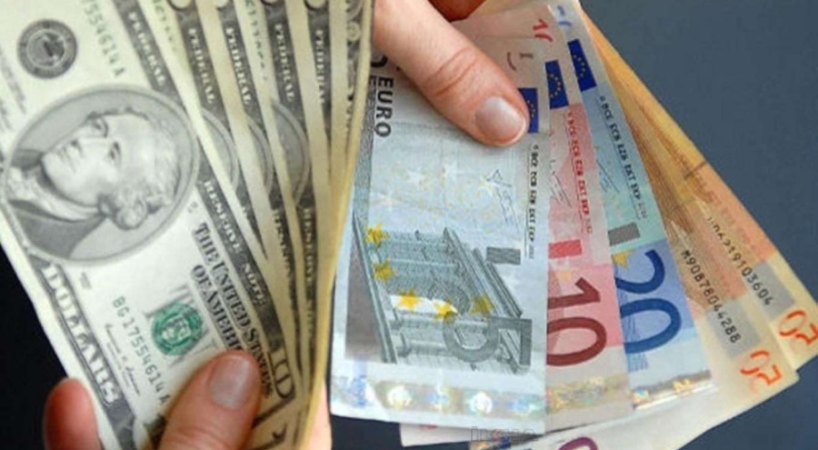 Dolar ve euro güne rekorla başladı
