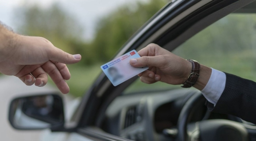 Yeni ehliyet yönetmeliğinde önemli "uyku" düzenlemesi