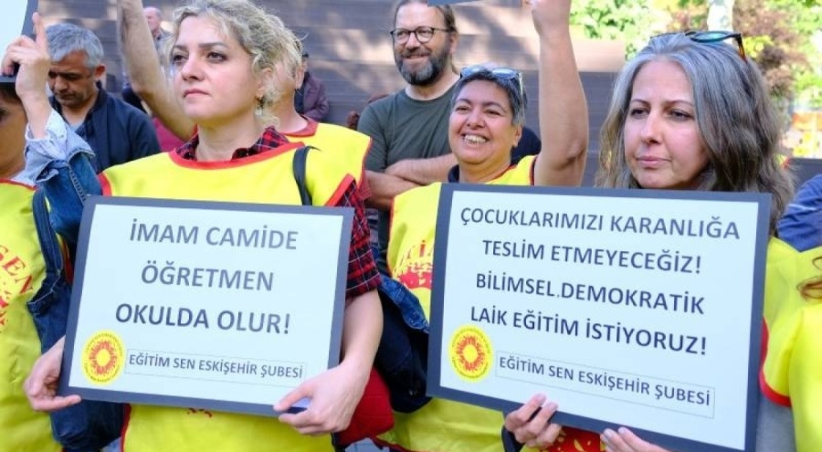 Eğitim-Sen'den tepki: Okullarda Diyanet personelinin görevlendirilmesi hukuka aykırıdır!