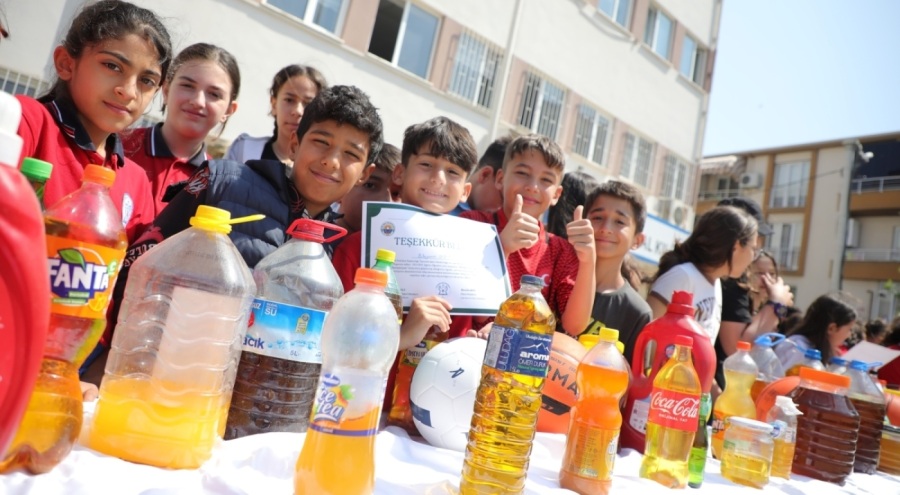 Bursa Gemlik'te öğrenciler 200 litre atık yağ topladı