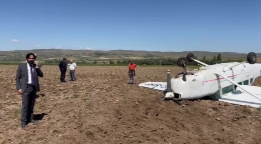 Aksaray'da eğitim uçağı düştü