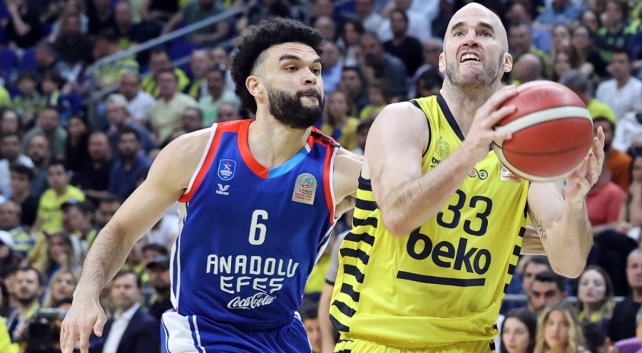 Anadolu Efes Fenerbahçe Beko'yu ağırlıyor