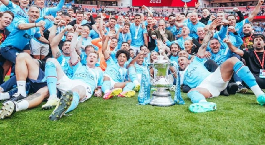 Guardiola iki kez "üçleme" yapan ilk teknik adam olacak