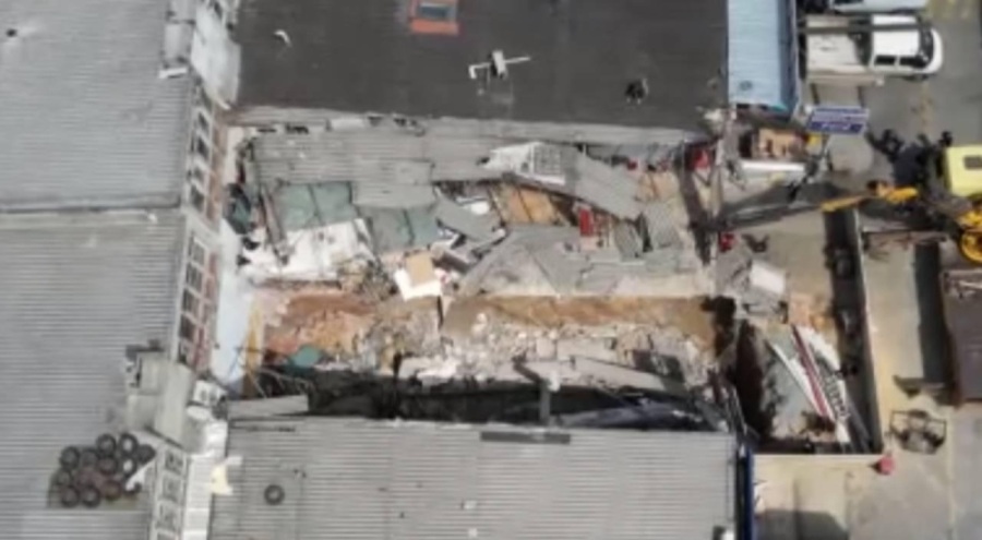 İstanbul'da iş yeri çöktü