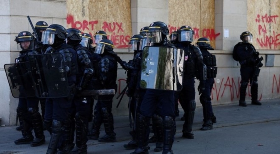 Fransa'da parkta bıçaklı saldırı: 8'i çocuk 9 yaralı