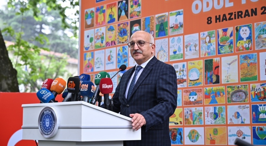 Bursa'da küçük ressamlar susuzluğu anlattıkları resimlerle ödül aldı