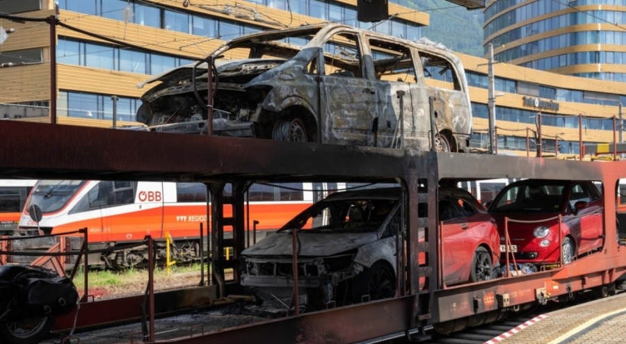 Avusturya'da trende çıktı, yolcular dumandan etkilendi