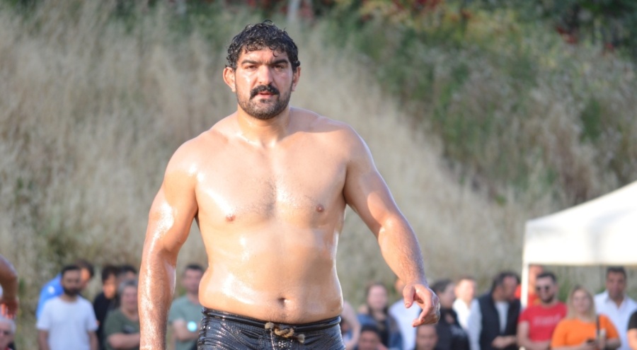 Hüseyin Pehlivan Yağlı Güreşleri'nin şampiyonu İsmail Koç oldu