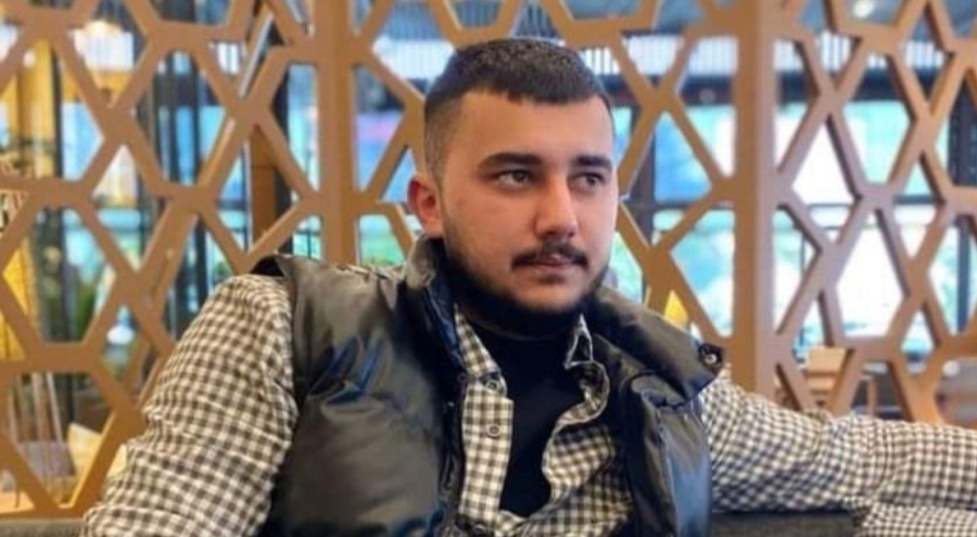 Kız arkadaşının yanında kendini vurdu