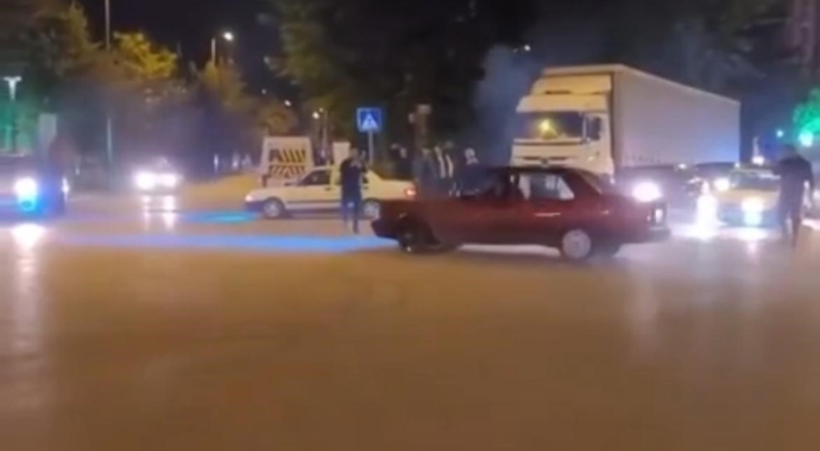 Bursa'da trafik magandası dakikalarca drift attı, sürücüleri bezdirdi