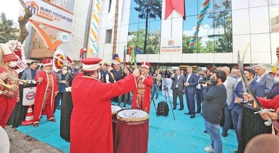 Mehter Marşı'yla açılan sendikanın konukevinin kaçak olduğu ortaya çıktı