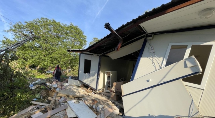 Sinop'taki heyelanda 4 ev hasar gördü