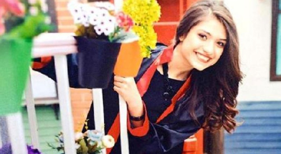 Şehit Aybüke öğretmen kabri başında anıldı