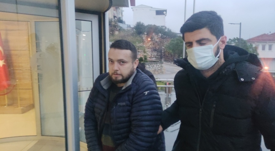 Bursa'da babasını öldürüp annesine saldıran sanık için 'haksız tahrik' indirimi talebi