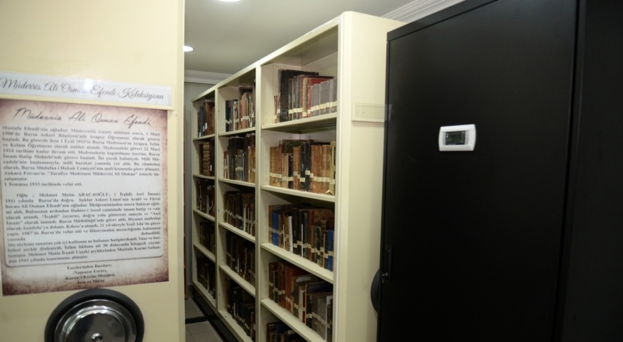 BUÜ İlahiyat Fakültesi'nde yazma eserler kütüphanesi ile sergi salonu açılışı yapıldı