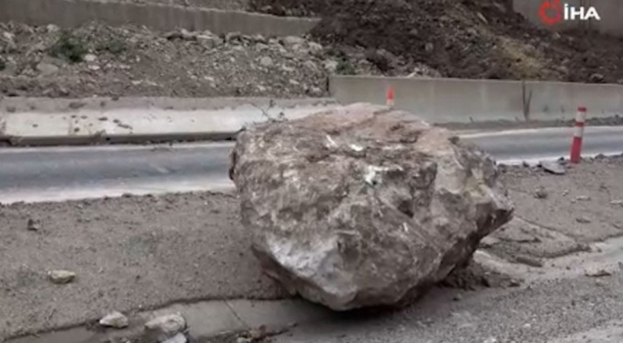 Bolu'da heyelan nedeniyle trafik kapandı