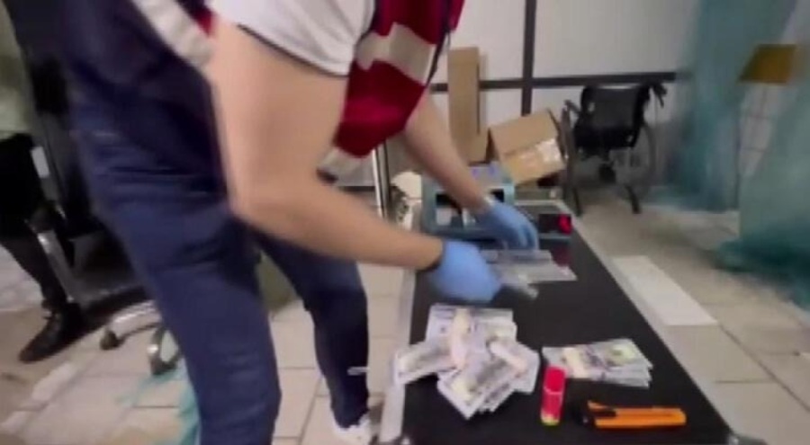 İstanbul'da sahte 1 milyar dolar bulundu