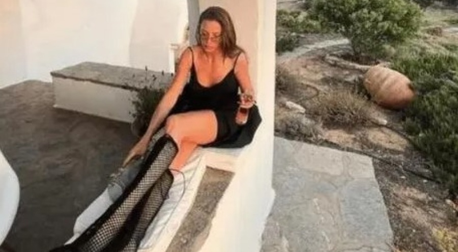 Serenay Sarıkaya'dan tatil pozları