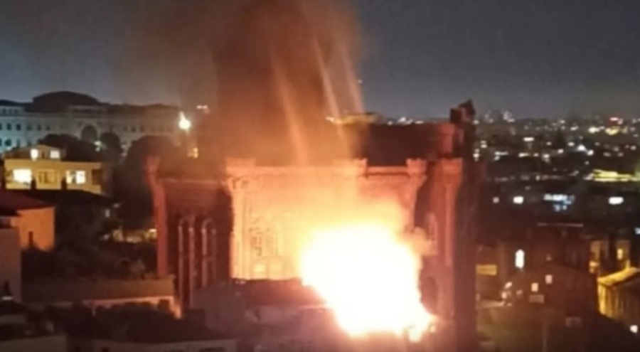 Fatih'te metruk binada yangın