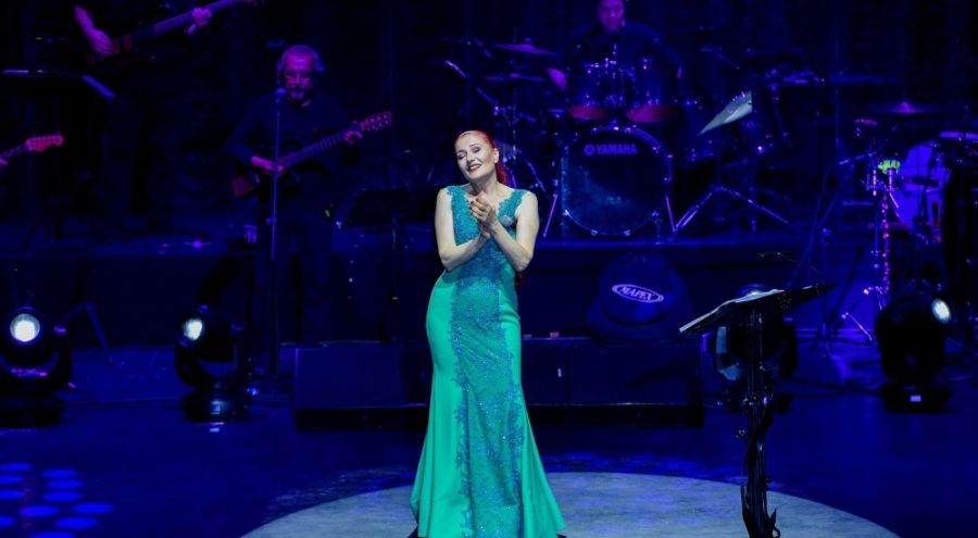 Candan Erçetin'den Bursa'da hafızalardan silinmeyecek konser