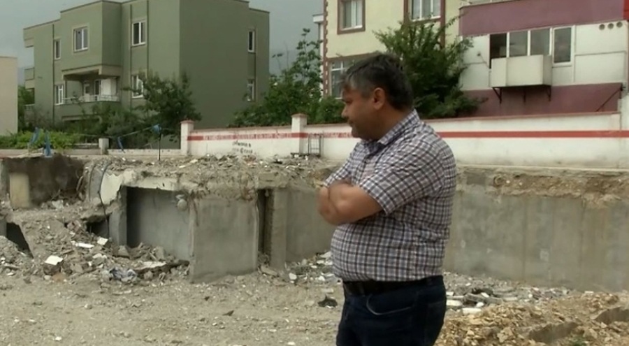 Depremde kaybettiği kızını 4 aydır bulamıyor