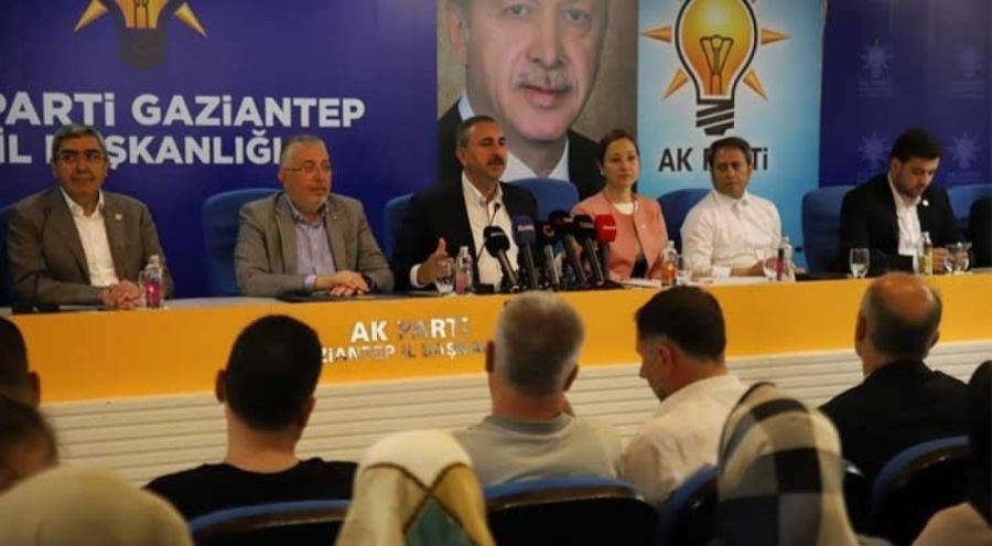 Abdulhamit Gül'den Kılıçdaroğlu'na: Milletin verdiği mesajı okumaktan aciz olduklarını gördük