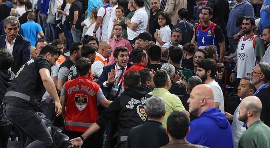 Disiplin Kurulu'ndan Anadolu Efes ve Fenerbahçe Beko'ya ceza