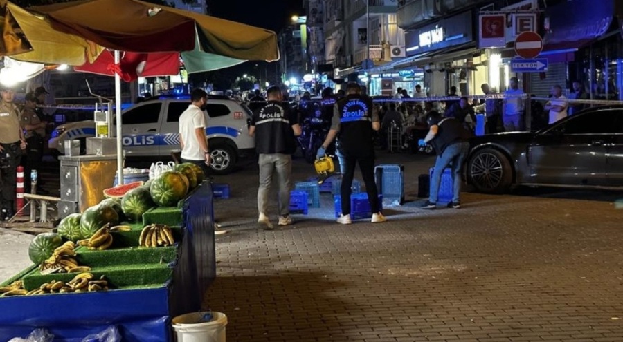 İzmir'de ihbara giden polis, ayağından vuruldu