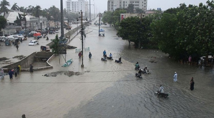 Pakistan'da sel 25 can aldı