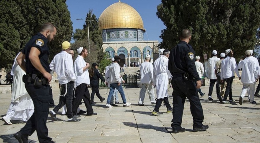 Mescid-i Aksa'ya baskın düzenlendi