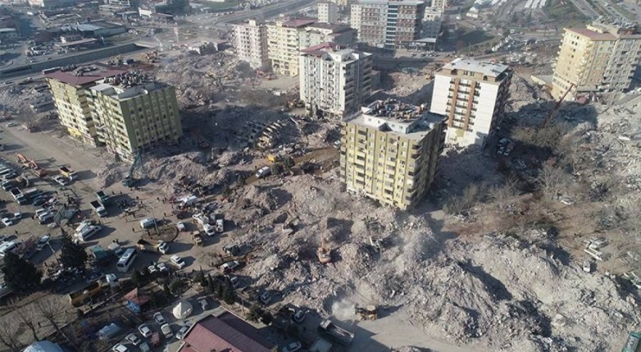 Ebrar Sitesi'nde ağır hasar alan blokların yıkımı sonlandı