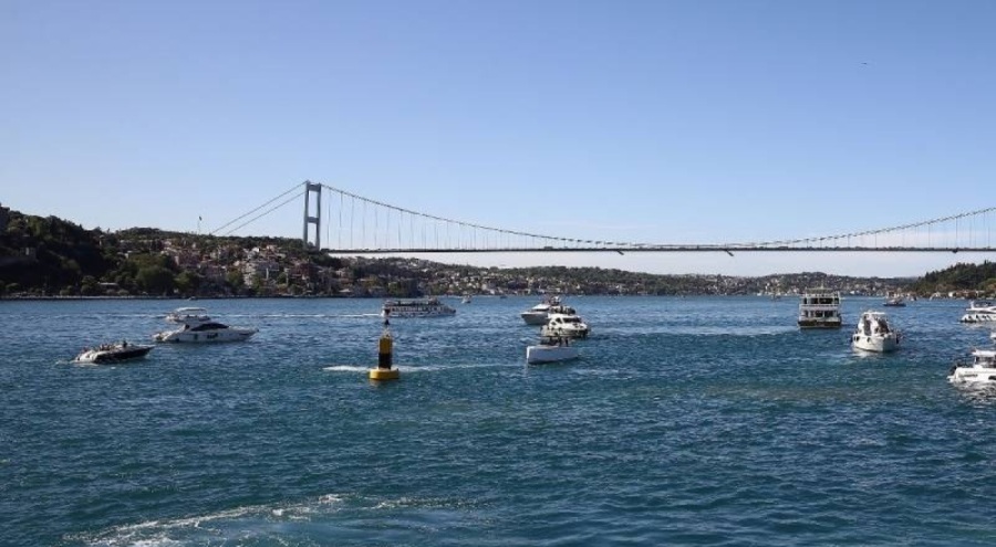 Beşiktaş'ta su alan yat battı